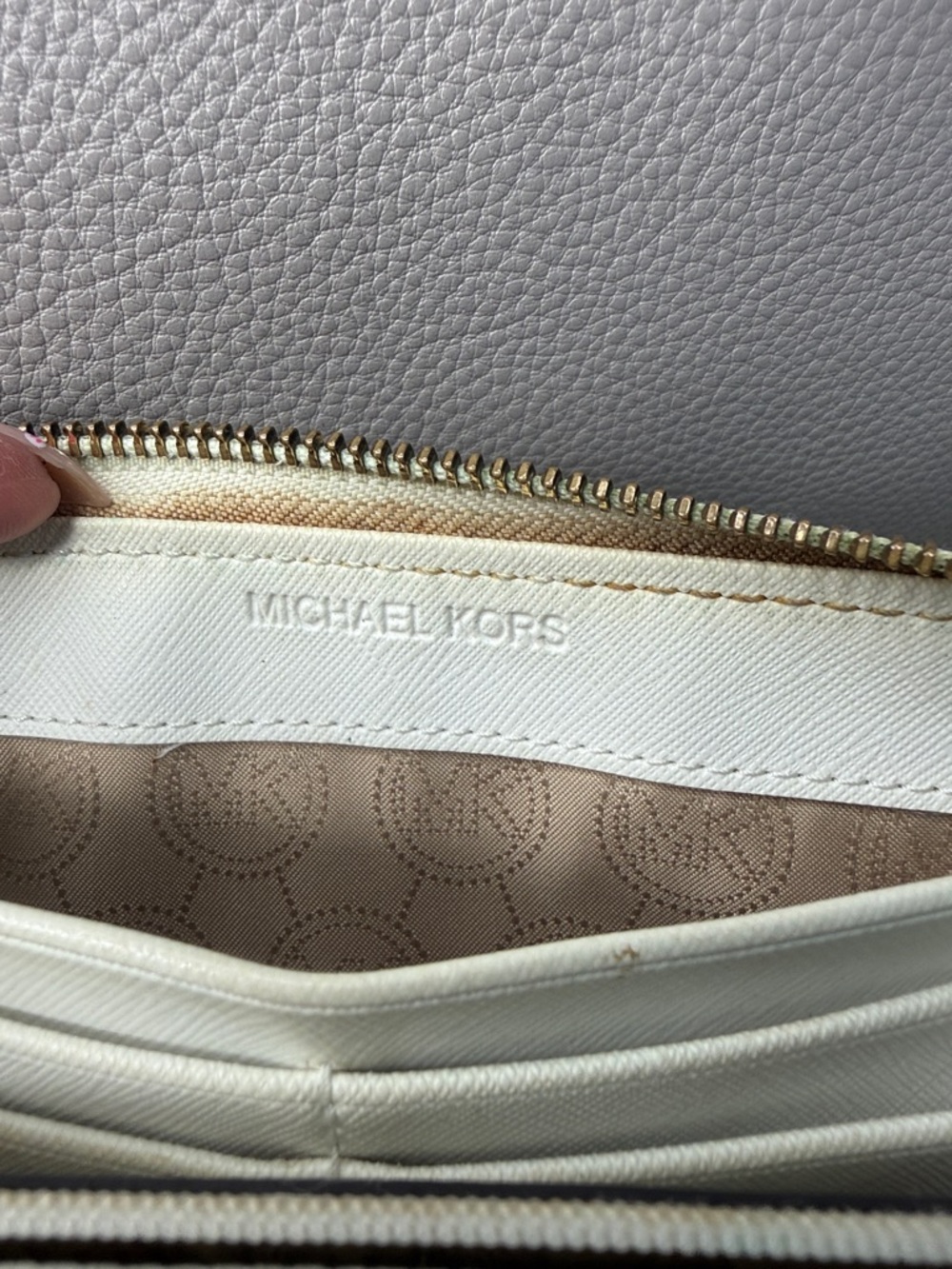 Michael Kors Raven Large Pebbled Leather Tote, Pearl Grey Bag /Wallet set. - Picture 10 of 15